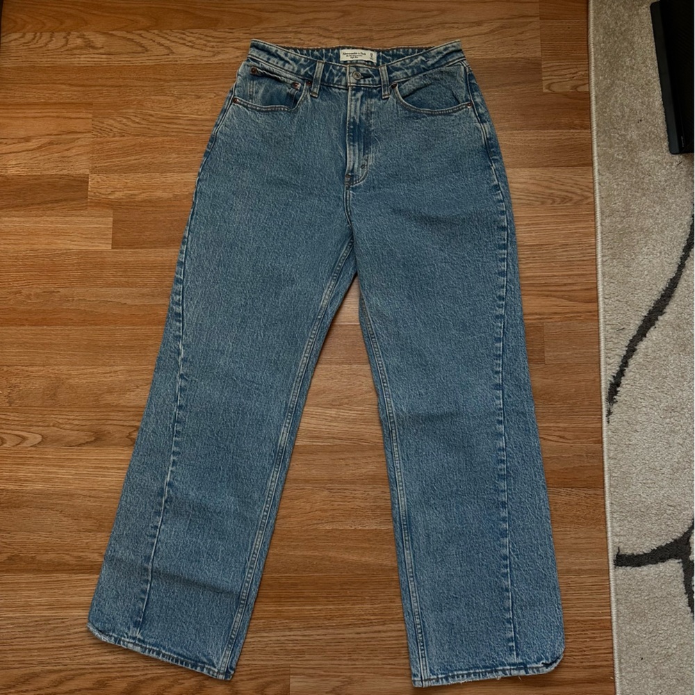 Abercrombie & Fitch Curve Love High Rise 90’s Relaxed Jean